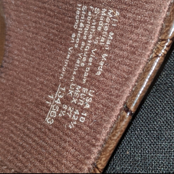 Brown heels with alligator pattern - Picture 6 of 6
